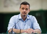 Δούκας προς ΠΑΣΟΚ: «Ώρα για το μεγάλο ΟΧΙ» – Αιχμές κατά της «σοσιαλδημοκρατίας της αφομοίωσης»