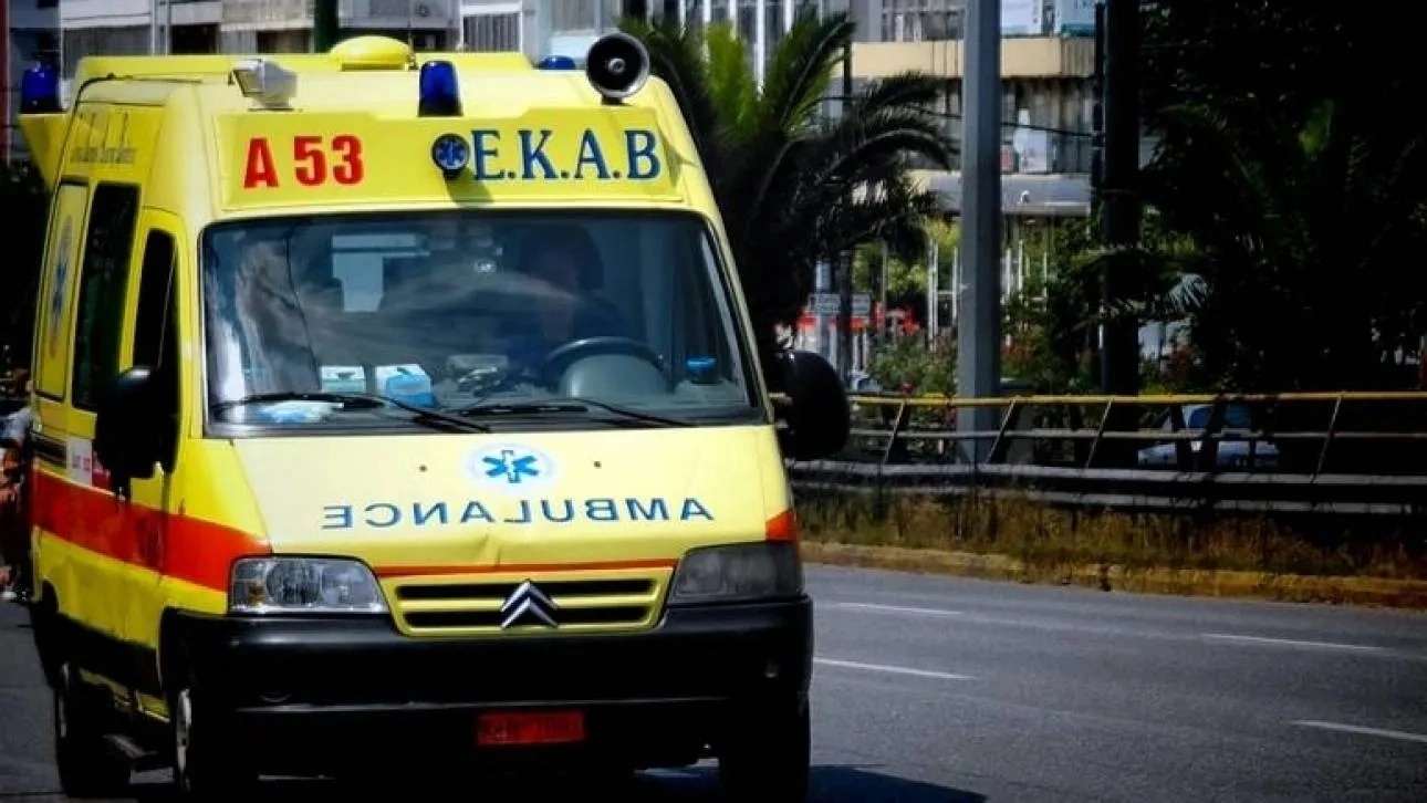Γυναίκα έπεσε σε ακάλυπτο από τον 5ο όροφο στη Μιχαλακοπούλου–Ανασύρθηκε χωρίς τις αισθήσεις της