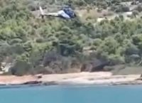 Σπέτσες: Ελικόπτερο προσγειώθηκε σε παραλία γεμάτη λουόμενους – Παρέμβαση εισαγγελέα