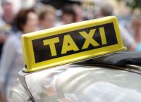Συνελήφθη οδηγός ταξί: Πήρε 600 ευρώ από οικογένεια τουριστών – Ερευνάται και άλλη καταγγελία