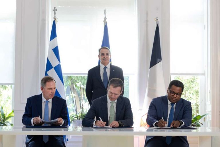 Deal-ορόσημο για την Ανατολική Μεσόγειο: Έπεσαν οι υπογραφές για την ηλεκτρική διασύνδεση Ελλάδας – Κύπρου