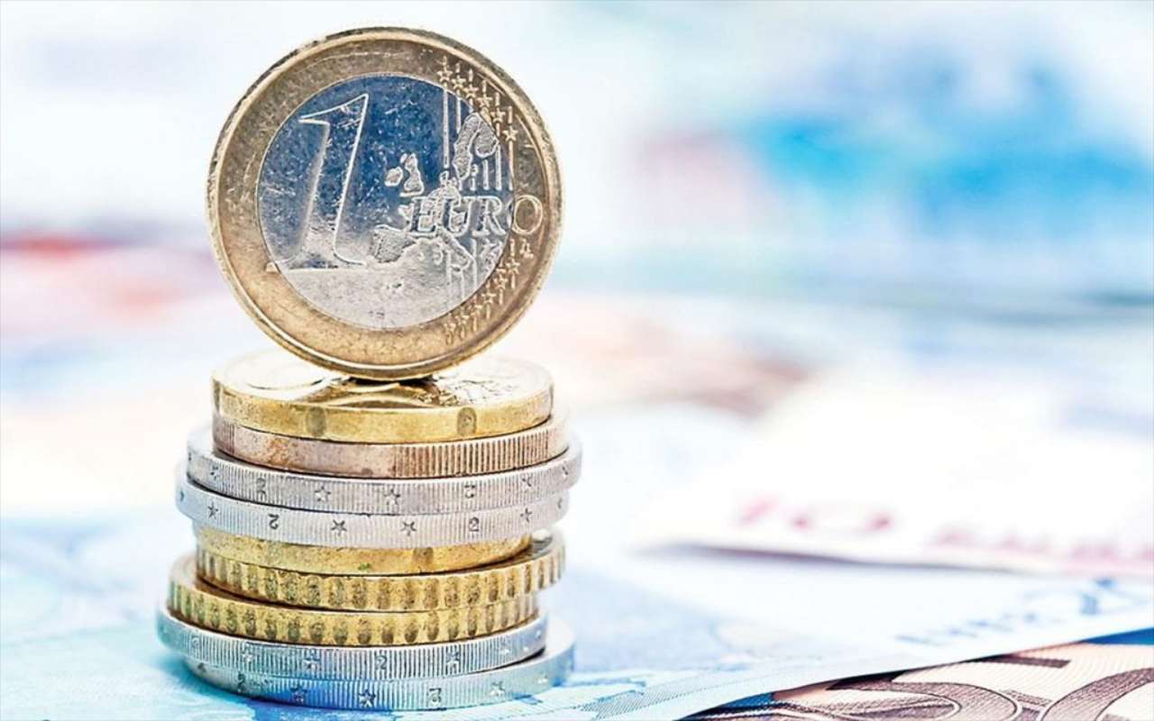 «Εξαφανίστηκαν» 23 δισ. από τις καταθέσεις: Ο πληθωρισμός έφαγε τις αποταμιεύσεις των Ελλήνων