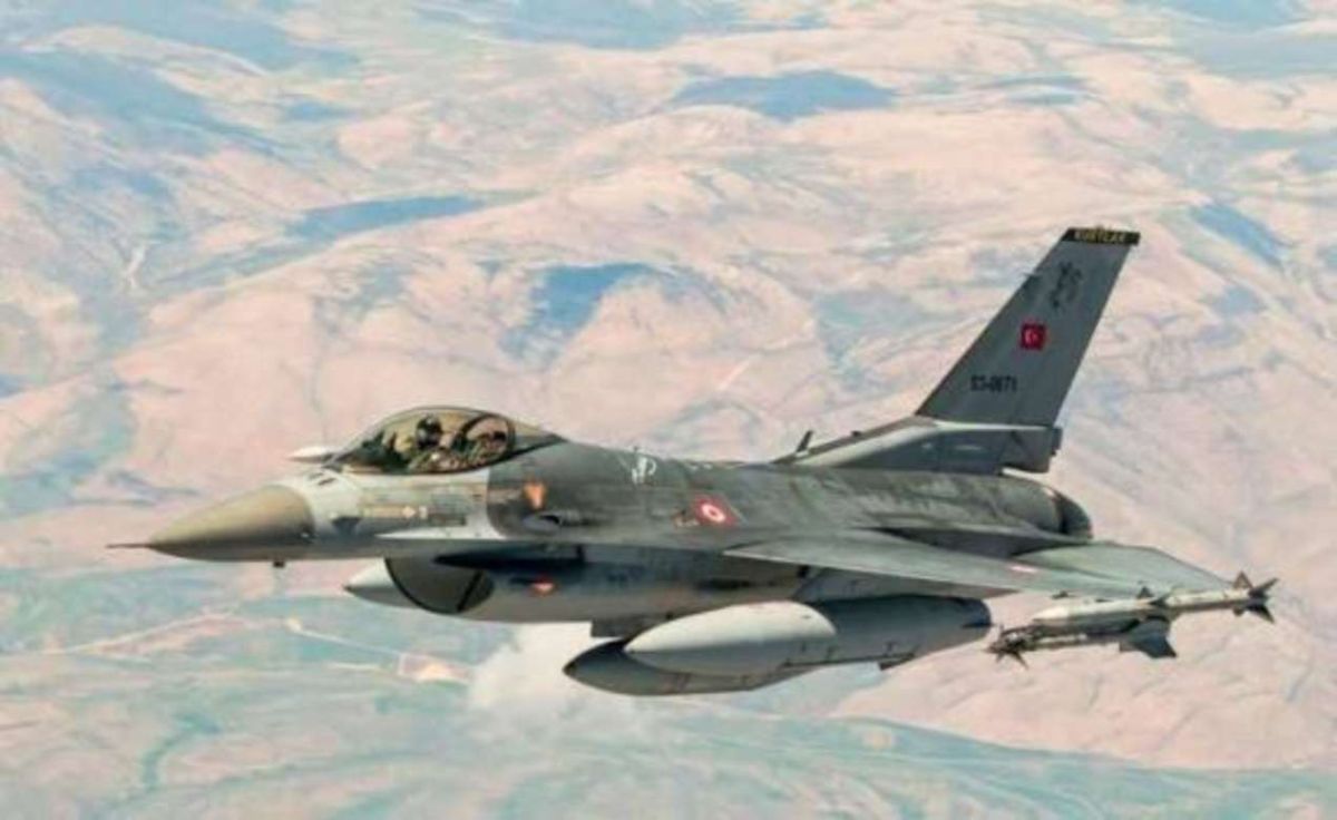 Η Άγκυρα ξαναπατά το «γκάζι» στο Αιγαίο: 25 παραβιάσεις, οπλισμένα F-16 και εμπλοκή με ελληνικά μαχητικά