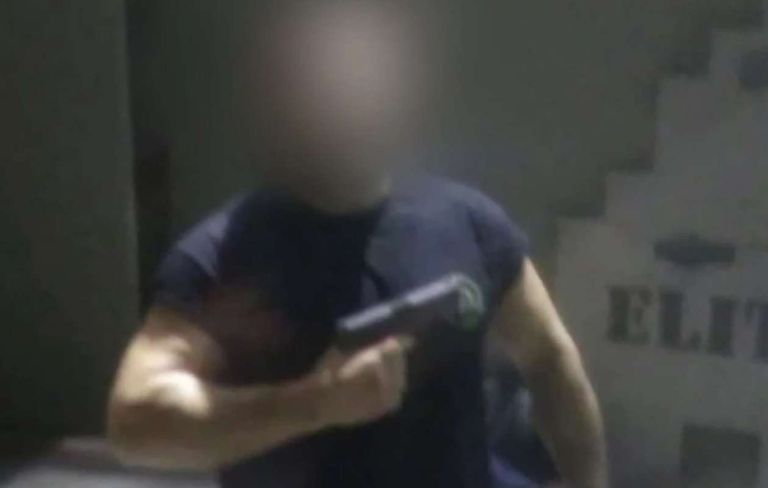 Γυναικοκτονία στη Νέα Σμύρνη: Την ανάγκασε να γονατίσει και την πυροβόλησε–Η 45χρονη είχε αλλάξει κλειδαριές