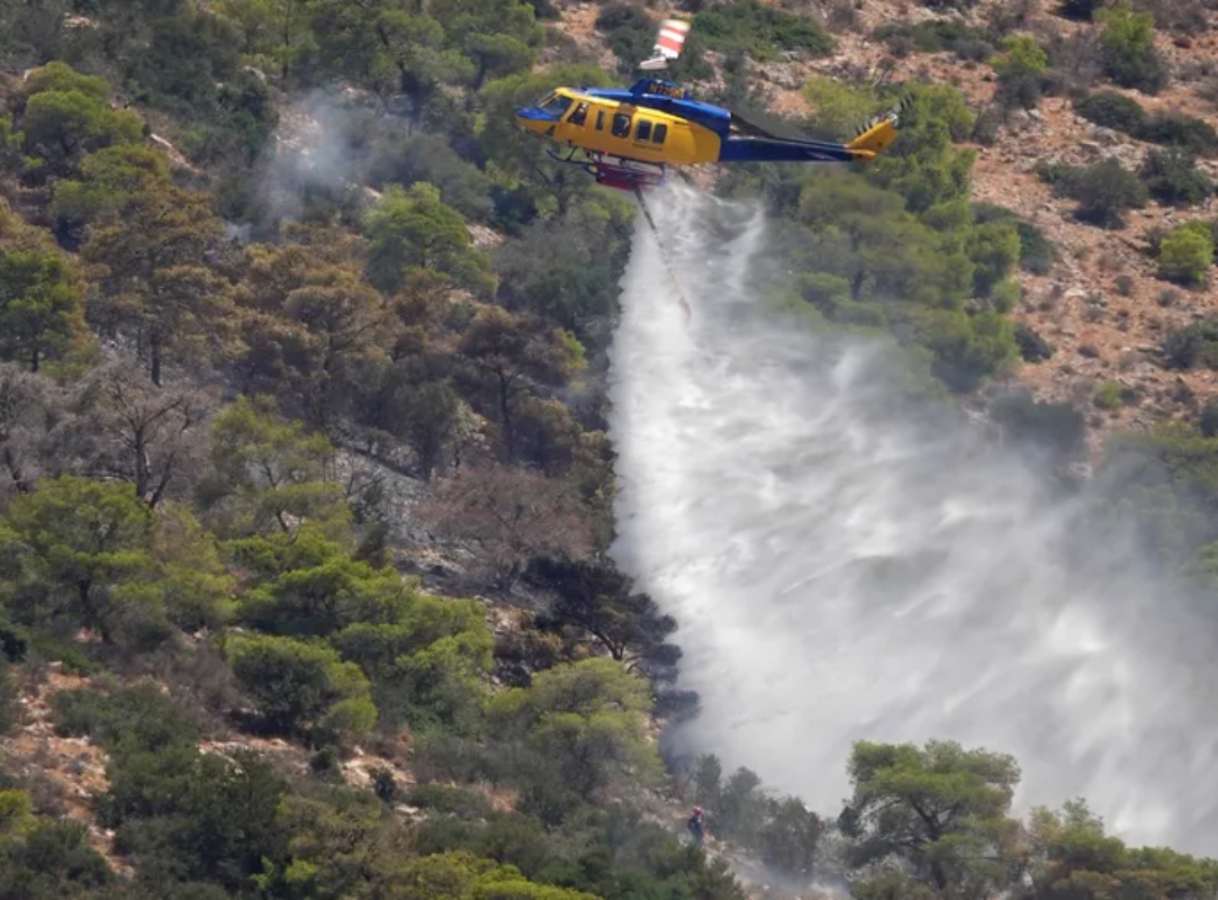 Δεκαπενταύγουστος σε «Red Code»: Η μισή Ελλάδα στο κόκκινο – Ριπές άνω των 100 χλμ./ώρα