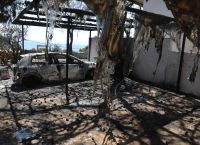 Φωτιά στη Σαλαμίνα: Σε εξέλιξη οι έρευνες για τα αίτια – Ξεκινούν οι αυτοψίες στα καμένα σπίτια