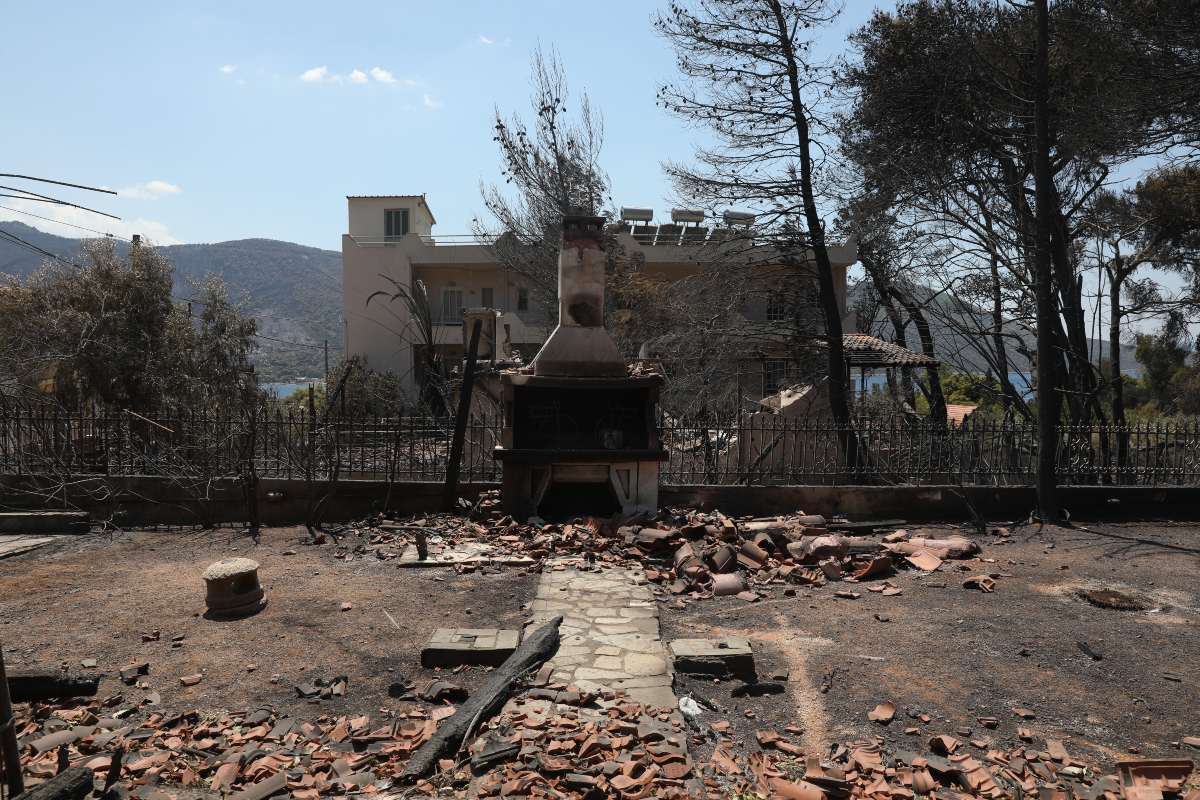Φωτιά στην Αττικοβοιωτία: Μάχη με τις αναζωπυρώσεις στη Λούμπα – Στάχτη πάνω από 134.000 στρέμματα
