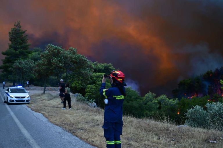 Στο μικροσκόπιο η μεγάλη φωτιά στη Βοιωτία: Δύο συλλήψεις και έρευνα για την αφετηρία της πυρκαγιάς