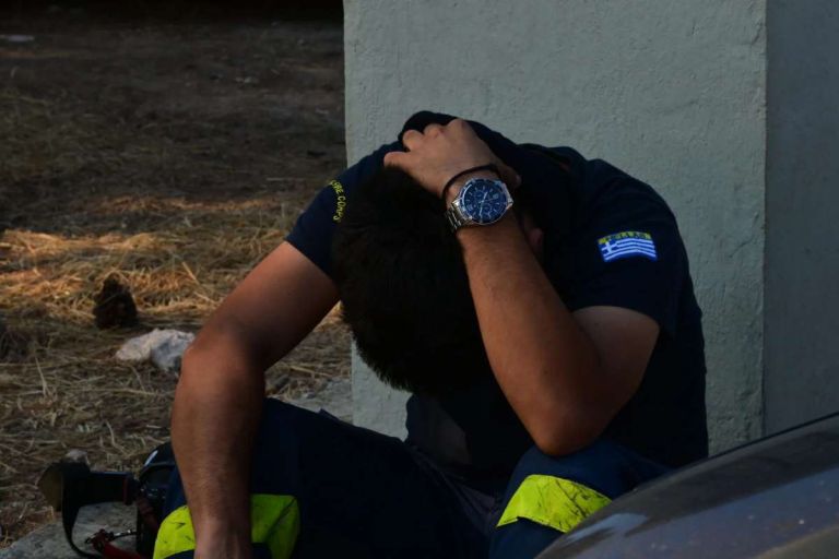 Σοκ,εφιάλτης χωρίς τέλος:Πέντε νεκροί στη μάχη με τις φλόγες–Στάχτη περισσότερα από 190.000 στρέμματα