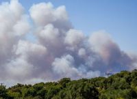 Μεγάλη φωτιά στη Σίβηρη Χαλκιδικής: Μηνύματα 112 για εκκενώσεις 2 περιοχών – 3 χιλιόμετρα το πύρινο μέτωπο