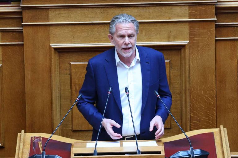 Γερουλάνος ανοίγει μέτωπο για το Ταμείο Ανάκαμψης: Τα «100 έργα» και η επίθεση στην κυβέρνηση