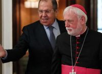 Ο Γκάλαχερ στη Μόσχα για να μείνει ανοιχτός ο δίαυλος- Το Βατικανό επιστρέφει στο Κρεμλίνο