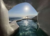 Airbnb: Το καλοκαιρινό “χρυσωρυχείο” που μπορεί να γίνει εφιάλτης – Οι παγίδες για τους ιδιοκτήτες