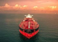 Βόμβα Bloomberg: Με «κόλπα Πούτιν» ο Τραμπ κρατά το πετρέλαιο κάτω από τα $90