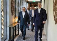 Ιράν–ΗΠΑ: Ποιος αποφασίζει τελικά; Το θολό κέντρο εξουσίας στην Τεχεράνη και η «διπλή γραμμή» Τραμπ