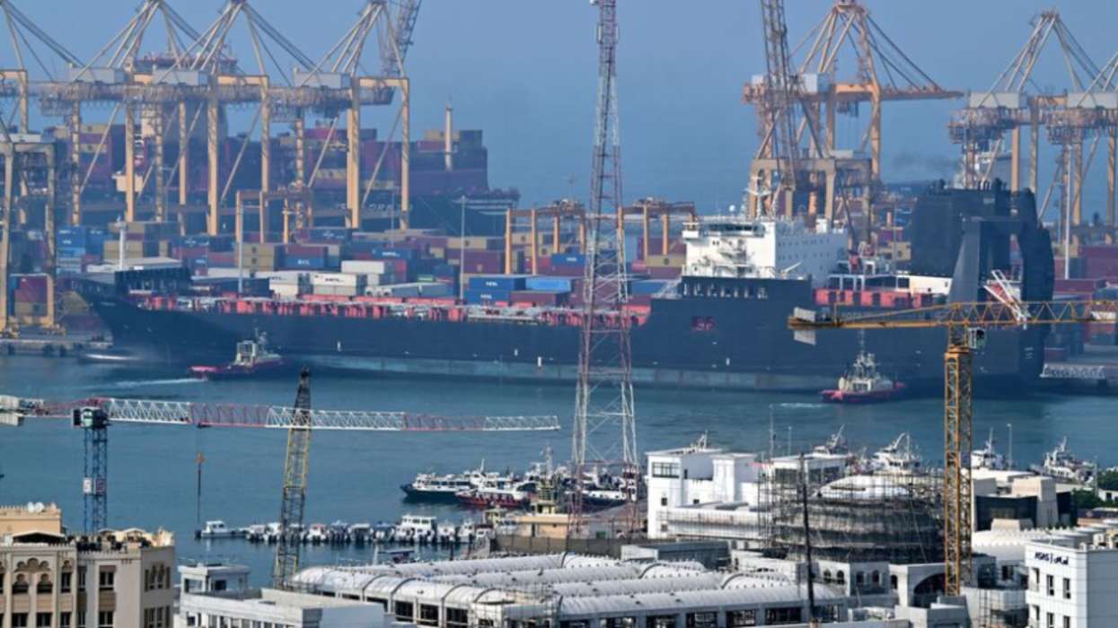 Η «στρόφιγγα» του Ντουμπάι κλείνει για το Ιράν – Το μεγάλο τεστ του οικονομικού πολέμου Τραμπ