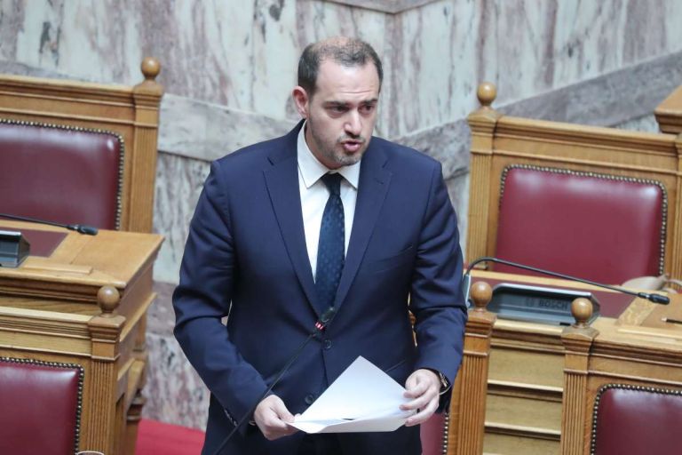 Κομισιόν: €1,5 δισ. στις μεταφορές – 211 νέα e-buses, 22 συρμοί και social leasing για 15.000 πολίτες