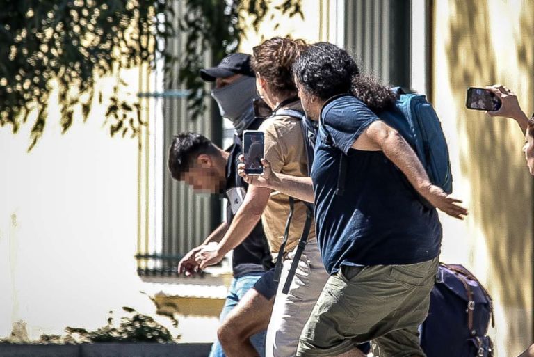 Κυψέλη: Προφυλακίστηκε ο 26χρονος Αφγανός για τον θάνατο της Βρετανίδας–Τήρησε το δικαίωμα της σιωπής