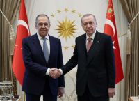 Λαβρόφ «σφάζει με το γάντι» τον Ερντογάν: «Έχει επιπτώσεις το ΝΑΤΟ»–Η δύσκολη ισορροπία της Άγκυρας με Μόσχα