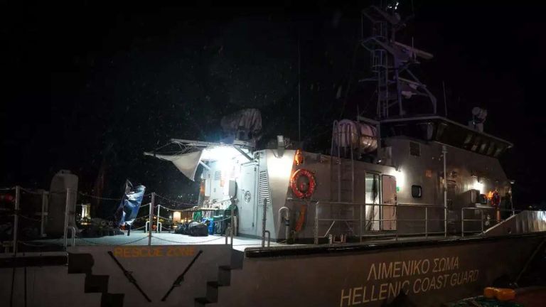 Σύμη: Πέντε αγνοούμενοι από ιστιοπλοϊκό που έπλεε ακυβέρνητο – Εντοπίστηκε ζωντανή γυναίκα