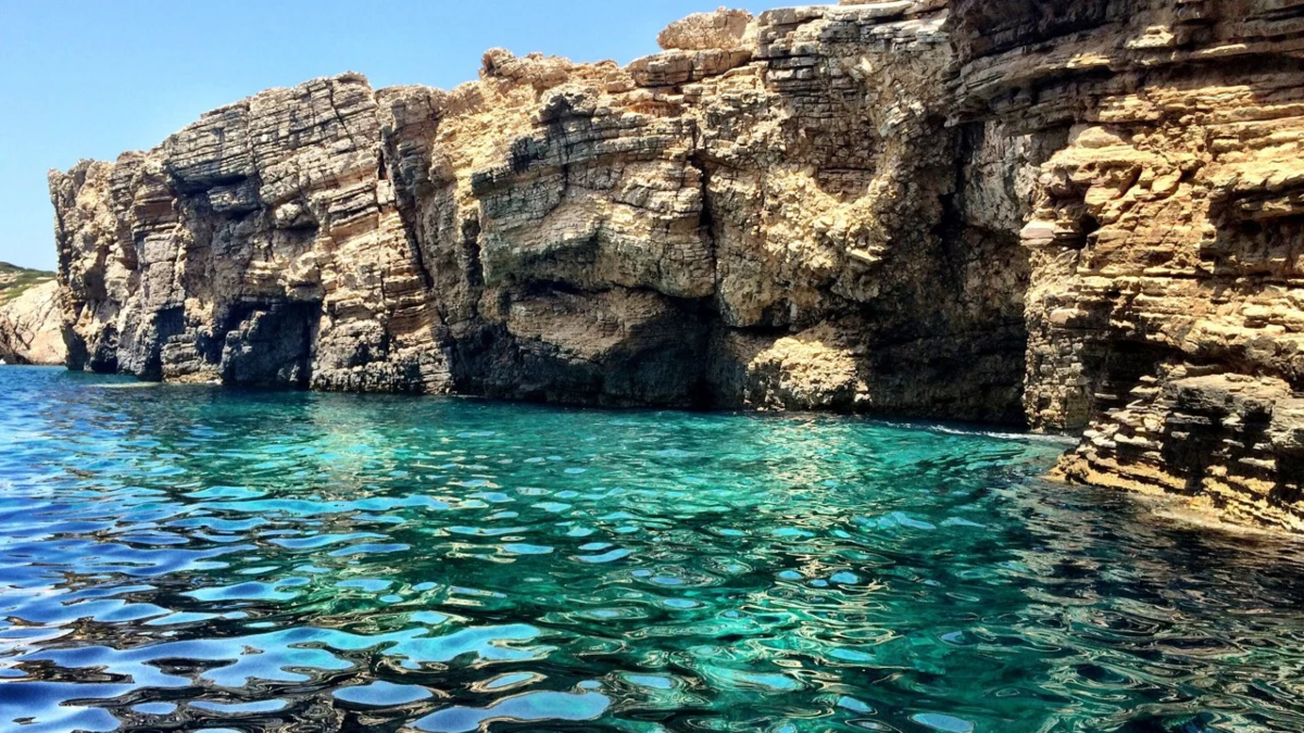 Λειψοί: Το μικρό νησί των Δωδεκανήσων με 23 ανέγγιχτες παραλίες