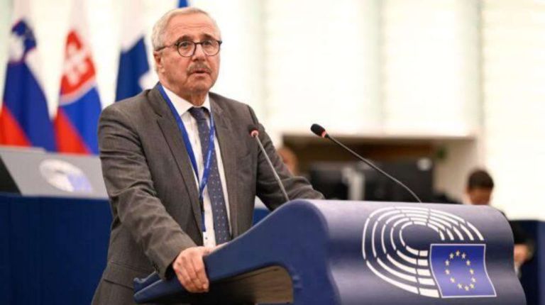 Μανιάτης: Ζητά από την Κομισιόν κυρώσεις κατά της Τουρκίας