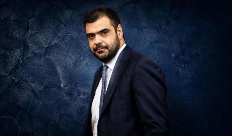 Μαρινάκης «καίει» το ΠΑΣΟΚ για Ακρίτα: «Διυλίζει Στουρνάρα, καταπίνει Ακρίτα» – Φωτιά και στα σχόλια