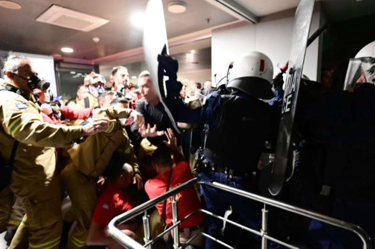 «Ήρωες σήμερα,ΜΑΤ χθες;»-Η αντιπολίτευση επαναφέρει τα επεισόδια με τους εποχικούς,πως απαντά η κυβέρνηση