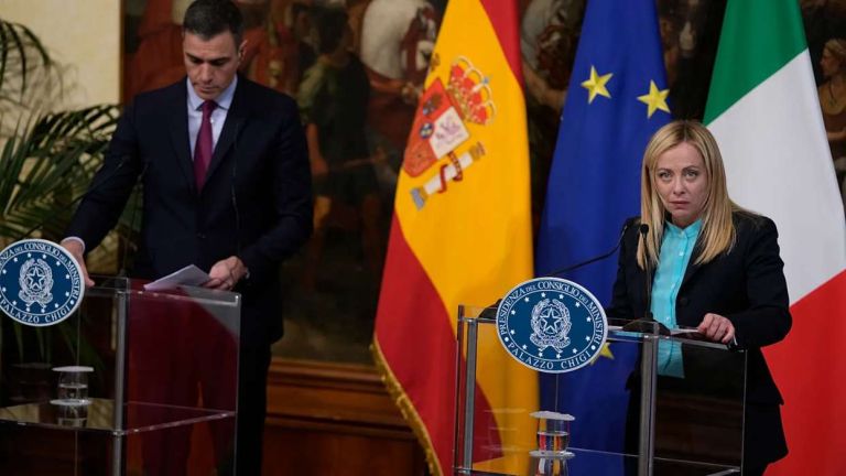 Συνοριακούς ελέγχους σε όσους επισκέπτονται τη χώρα από την Ιταλία ανακοίνωσε η Ισπανία