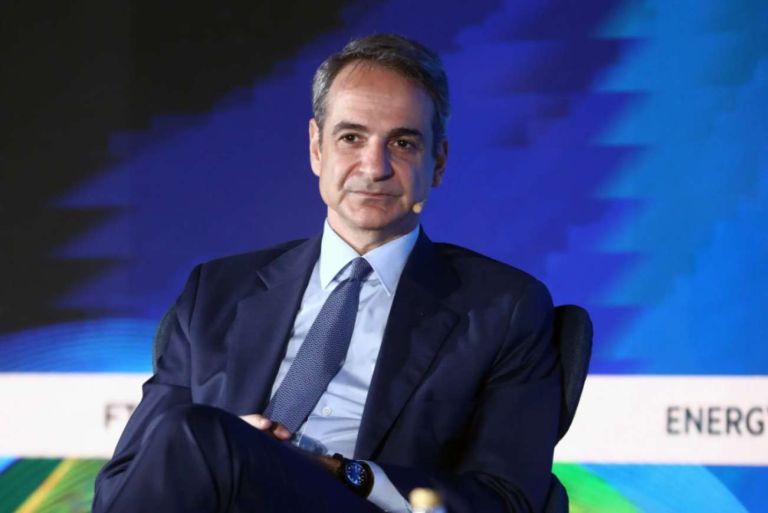 Καύσιμα πάνω από 2 ευρώ: Η κυβέρνηση κρατά την επιδότηση στο ντίζελ – Το μήνυμα Μητσοτάκη