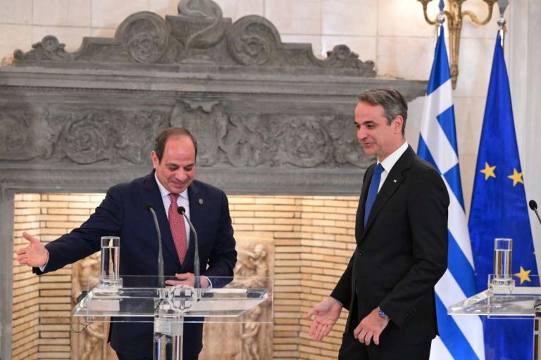 Μήνυμα στήριξης από τον Σίσι στον Μητσοτάκη: Η Αίγυπτος προσφέρεται να βοηθήσει την Ελλάδα για τις πυρκαγιές