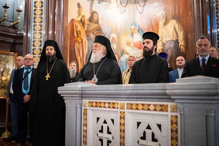 Ελληνας Μητροπολίτης συλλειτούργησε με τον Πατριάρχη Μόσχας – Έντονο παρασκήνιο και ποικίλες αντιδράσεις