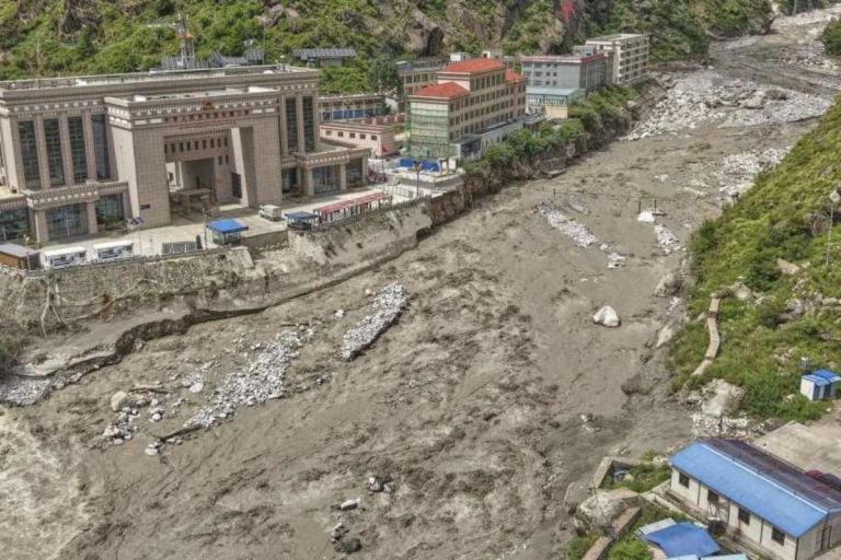 Εφιάλτης στα Ιμαλάια: 482 νεκροί, πάνω από 1.500 αγνοούμενοι – Φόβος για δεύτερη καταστροφή