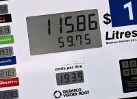 Το πετρέλαιο υποχώρησε 5% μετά την αναδίπλωση Τραμπ για το Ιράν – «Έκλεισε συμφωνία» για το Ορμούζ