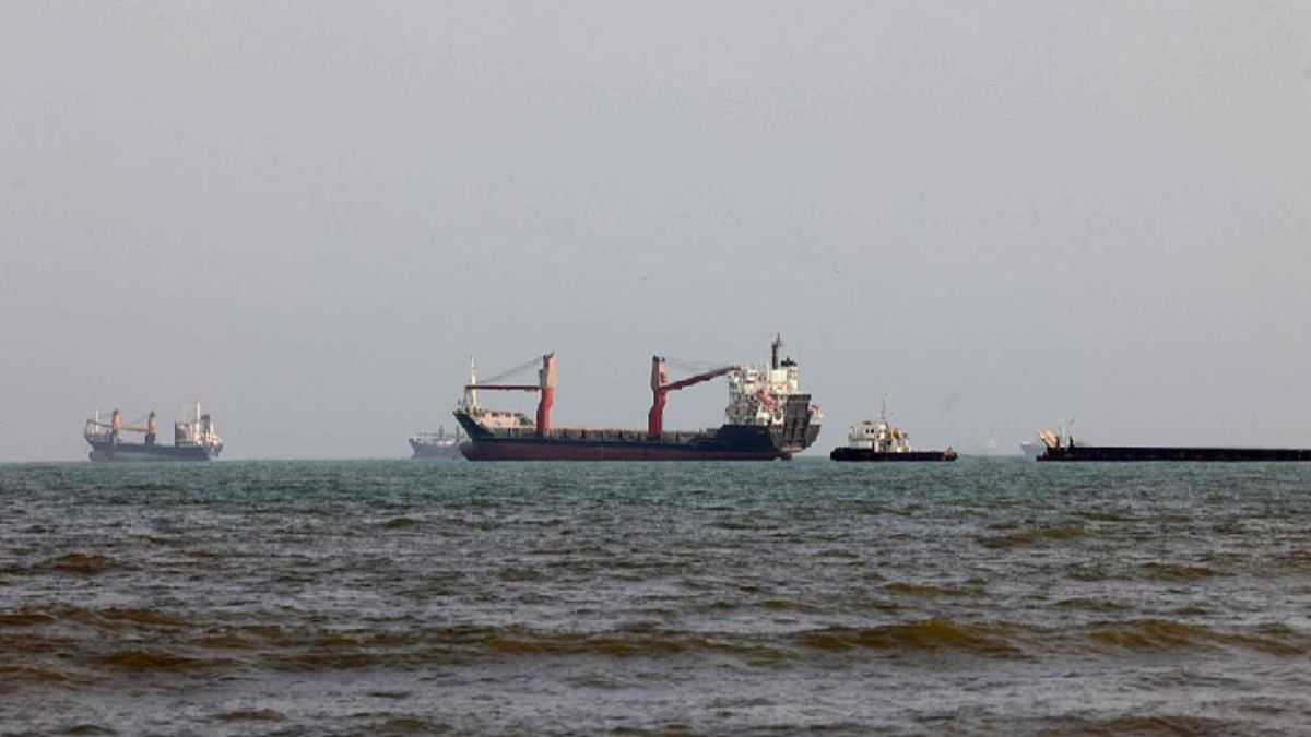 Ιράν: Ένας νεκρός και τρεις τραυματίες από πλήγμα σε εμπορικό πλοίο στον Περσικό Κόλπο