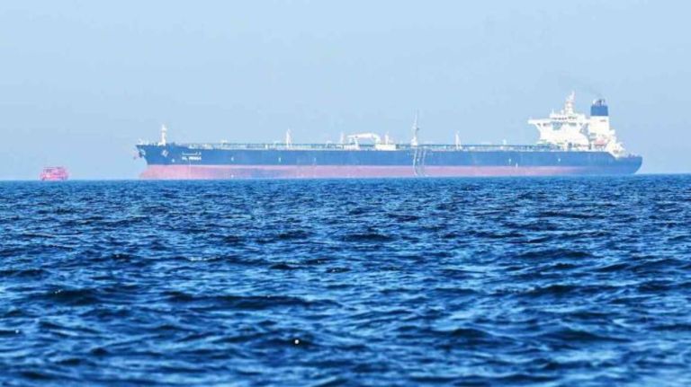 Πετρελαϊκός «πυρετός» στον Κόλπο:Έκρηξη στα τάνκερ–Έως 550.000 δολάρια την ημέρα για πέρασμα από το Ορμούζ