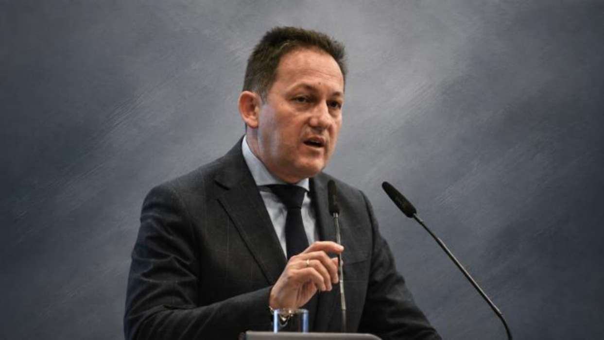 «Λεφτά υπάρχουν» αλά Τσίπρα: Ο Πέτσας θυμίζει τι πλήρωσε η Ελλάδα –«Μην πιστέψετε ξανά το παραμύθι»