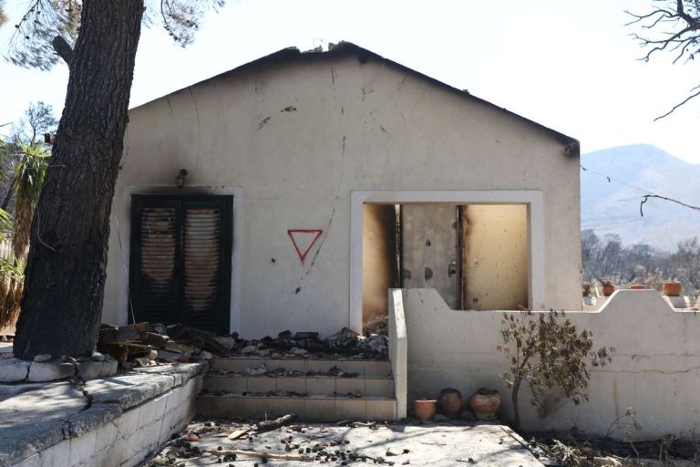 Πυρκαγιές: 325 αυτοψίες κτιρίων στις πληγείσες περιοχές, 118 χαρακτηρίστηκαν κόκκινα