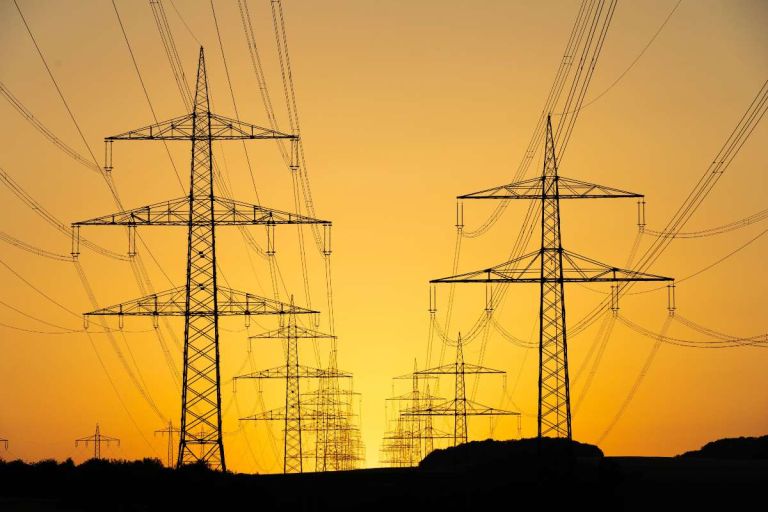 Ρεύμα: Τρεις φορές αφήνεις χρέη, την τέταρτη μένεις στον ίδιο πάροχο