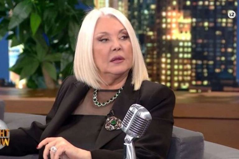 Ρούλα Κορομηλά: Η συγκινητική εξομολόγηση που ραγίζει καρδιές – «Έφυγε, αλλά η αγκαλιά του παραμένει ζεστή»