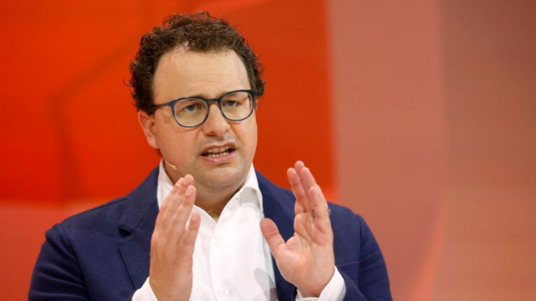 Sony και Warner κηρύσσουν πόλεμο στην Anthropic: Αγωγή-μαμούθ για «κλοπή» μουσικής από το Claude