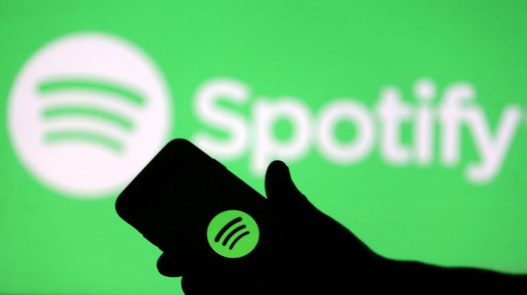 Spotify: Τέλος στους «ψεύτικους» καλλιτέχνες – Νέο σήμα θα αποκαλύπτει ποιοι είναι AI