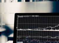 Οι ευρωπαϊκές αγορές ανακάμπτουν με φόντο το Ιράν – Η πτώση του πετρελαίου αλλάζει το επενδυτικό κλίμα