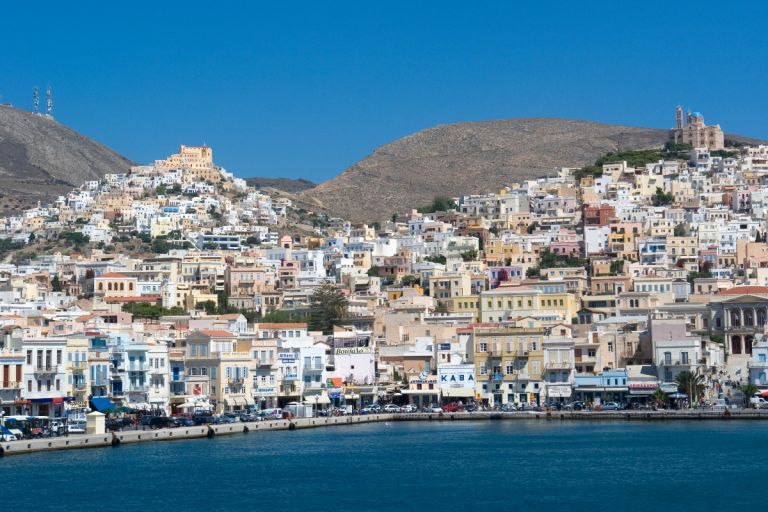 Σύρος: Στα 10 κορυφαία νησιά του κόσμου για το 2026 – Στην 4η θέση της Expedia