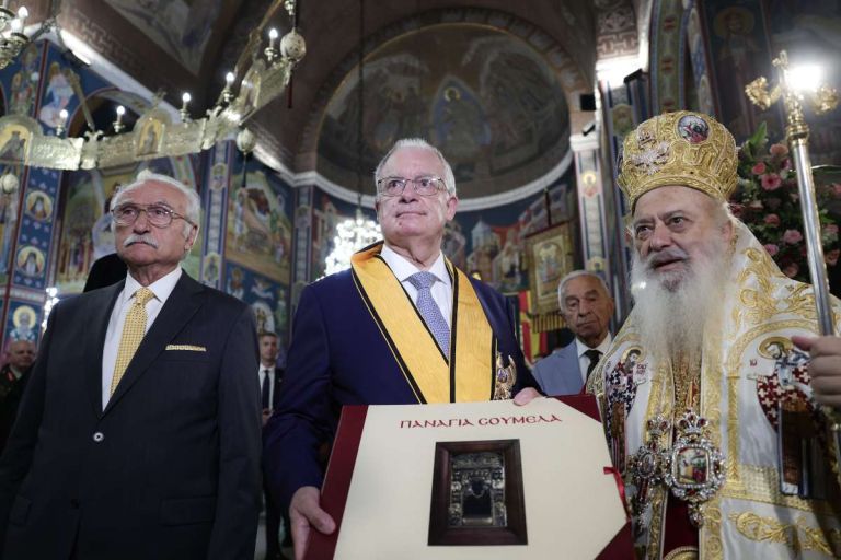 Στην Παναγία Σουμελά ο Τασούλας:«Ο ποντιακός ελληνισμός έχει καταφέρει να γεννιέται σε κάθε γενιά»