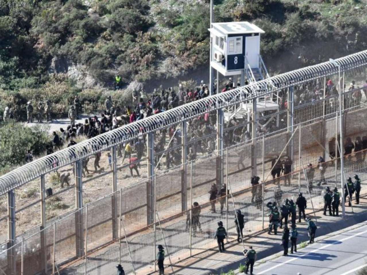 Με μοντέλο Έβρου η Ελλάδα στην έκτακτη Σύνοδο για Θέουτα–Η Αθήνα ζητά νέα ευρωπαϊκή γραμμή στο μεταναστευτικό