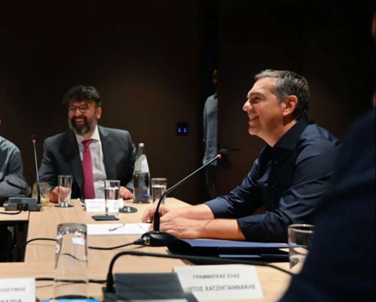 Τσίπρας σηκώνει το γάντι της ΝΔ: “Καμία εξαγγελία χωρίς λεφτά” – Η κόντρα για φόρους και παροχές