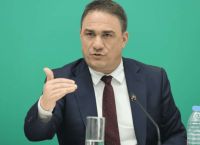ΠΑΣΟΚ κατά Μαρινάκη: «Λεηλάτησαν τους επαγγελματίες και τώρα τους μοιράζουν καθρεφτάκια»