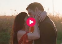 Dakota Johnson και Alexander Skarsgård στη νέα hot καμπάνια του οίκου Valentino