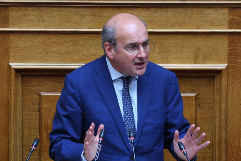 Χατζηδάκης: «Τα μολύβια κάτω – Τα καταφέραμε» με €35,95 δισ. από το Ταμείο Ανάκαμψης